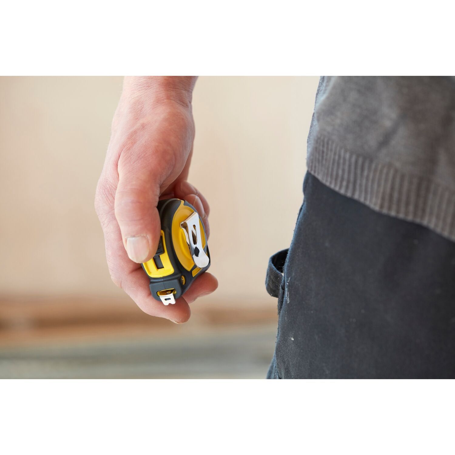 https://api.mastertools.nl/media/catalog/product/cache/4ac98b0d5e81b56bd000310ba88c60e0/s/t/stanley-0-30-687-rolbandmaat-tylon-3m-127mm-3253560306878-mastertools_nl-8.jpg