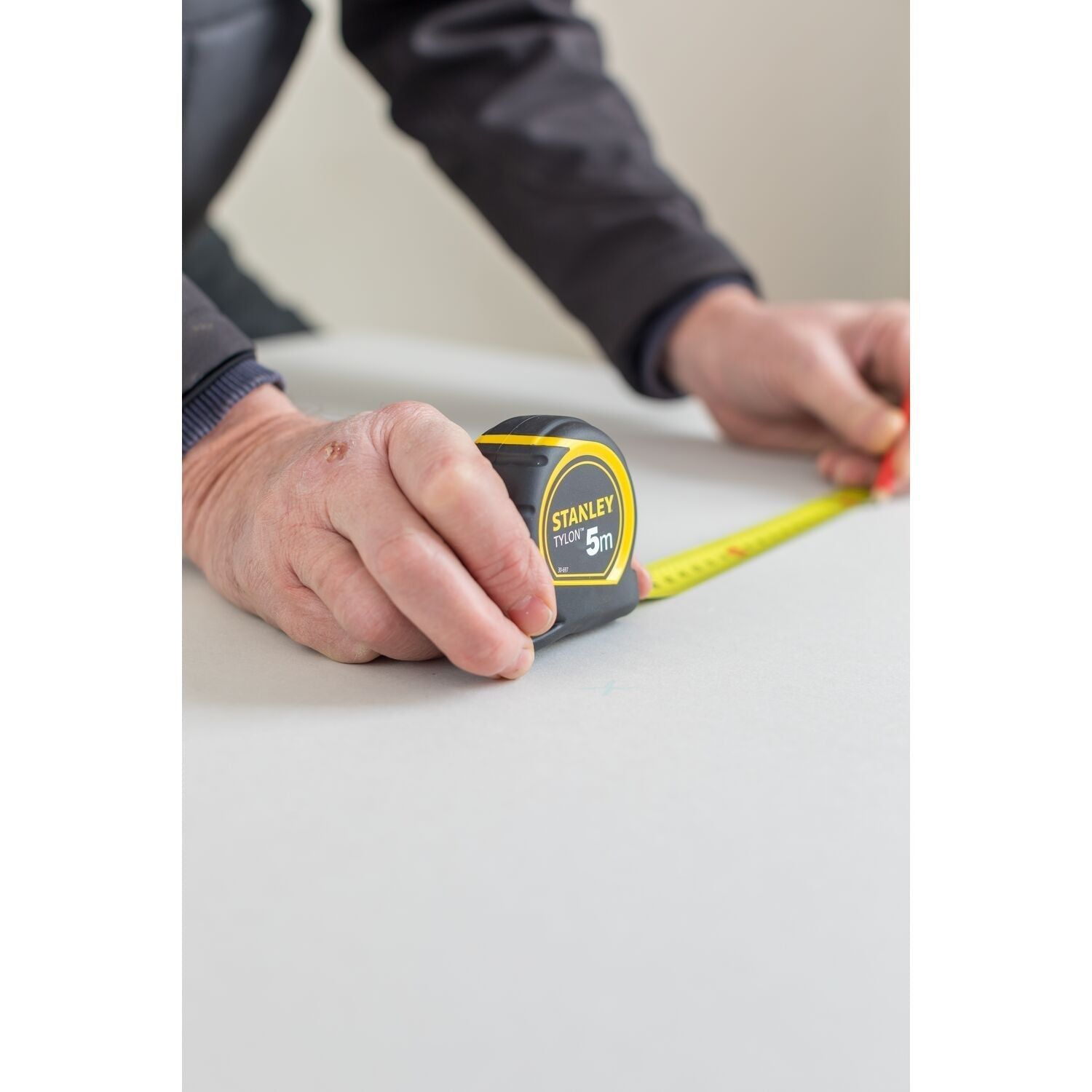 https://api.mastertools.nl/media/catalog/product/cache/4ac98b0d5e81b56bd000310ba88c60e0/s/t/stanley-0-30-697-rolbandmaat-tylon-5m-19mm-3253560306977-mastertools_nl-4.jpg