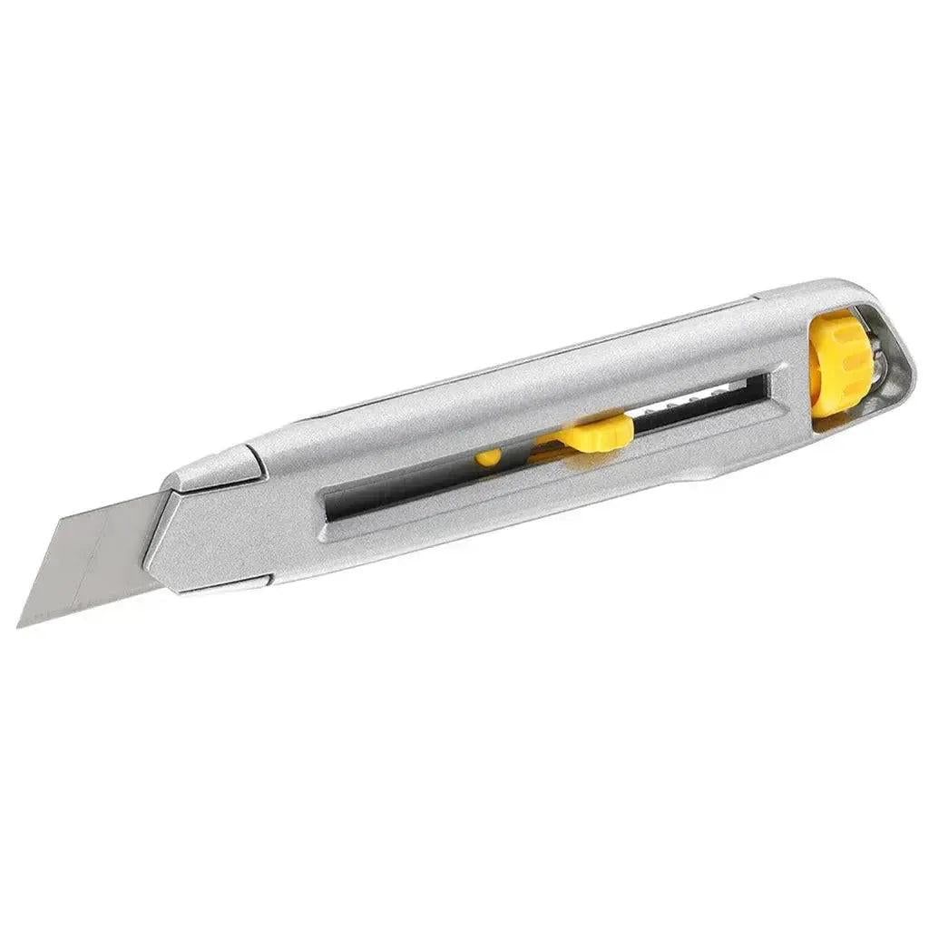 https://api.mastertools.nl/media/catalog/product/cache/4ac98b0d5e81b56bd000310ba88c60e0/s/t/stanley-1-10-018-interlock-afbreekmes-18mm-3253561100185-mastertools_nl.jpg