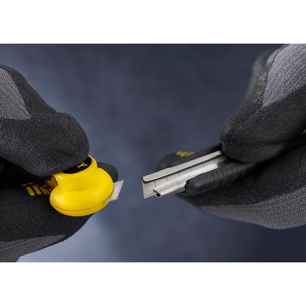 https://api.mastertools.nl/media/catalog/product/cache/4ac98b0d5e81b56bd000310ba88c60e0/s/t/stanley-1-10-409-afbreekmes-mpo-9mm-3253561104091-mastertools_nl-3.jpg