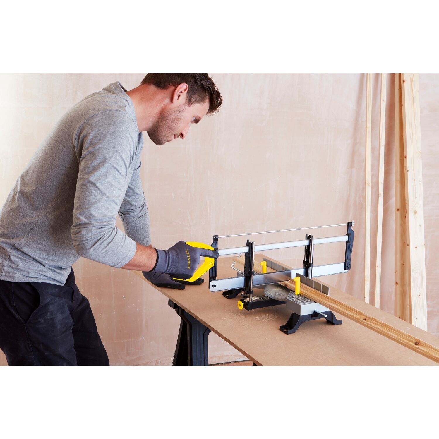 https://api.mastertools.nl/media/catalog/product/cache/4ac98b0d5e81b56bd000310ba88c60e0/s/t/stanley-1-20-800-verstekbak-metaal-verstelbaar-l560mmb143mmh95mm-3253561208003-mastertools_nl-6.jpg