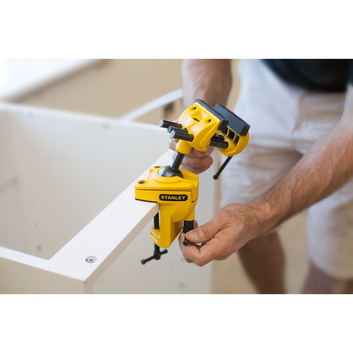 https://api.mastertools.nl/media/catalog/product/cache/4ac98b0d5e81b56bd000310ba88c60e0/s/t/stanley-1-83-069-multifunctionele-boorklem-3253561830693-mastertools_nl-11.jpg