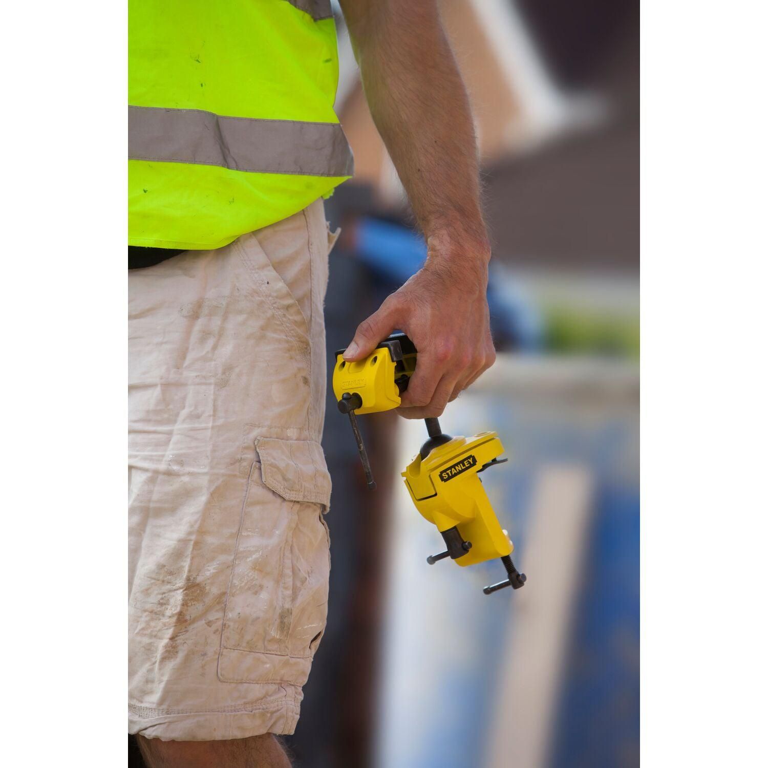 https://api.mastertools.nl/media/catalog/product/cache/4ac98b0d5e81b56bd000310ba88c60e0/s/t/stanley-1-83-069-multifunctionele-boorklem-3253561830693-mastertools_nl-12.jpg