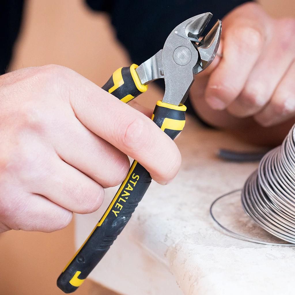 https://api.mastertools.nl/media/catalog/product/cache/4ac98b0d5e81b56bd000310ba88c60e0/s/t/stanley-fatmax-fat-0-89-859-zijsnijtangen-3253560898595-mastertools_nl-3.jpg