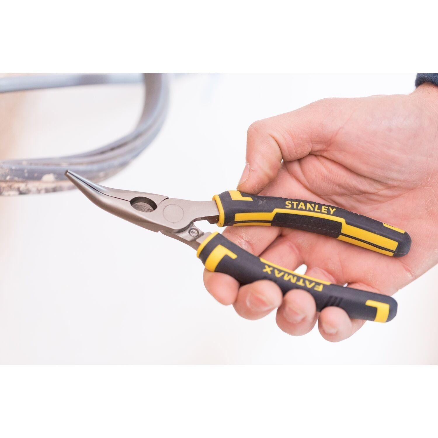 https://api.mastertools.nl/media/catalog/product/cache/4ac98b0d5e81b56bd000310ba88c60e0/s/t/stanley-fatmax-fat-0-89-871-gebogen-telefoontang-3253560898717-mastertools_nl-3.jpg