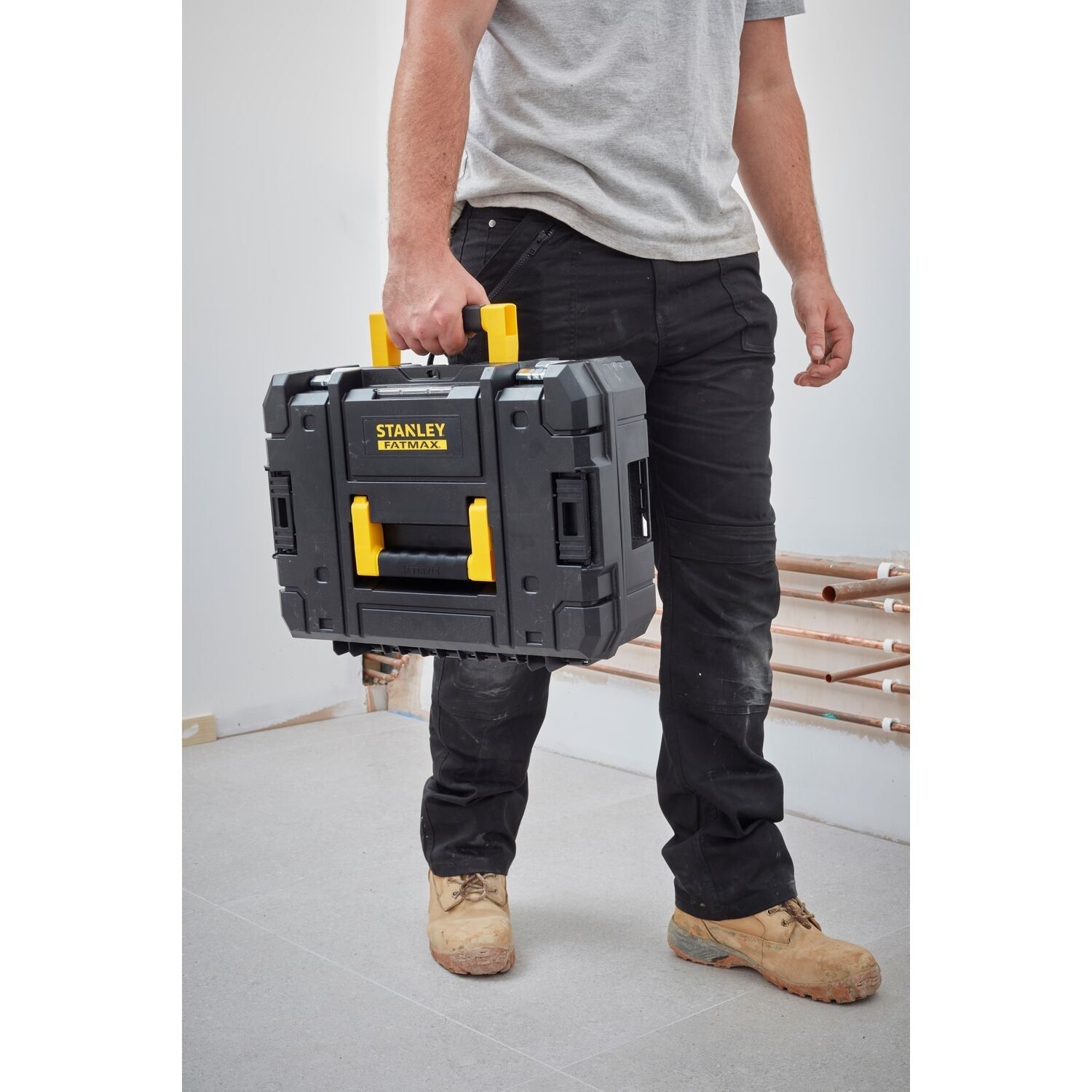 https://api.mastertools.nl/media/catalog/product/cache/4ac98b0d5e81b56bd000310ba88c60e0/s/t/stanley-fatmax-fmst1-71966-pro-stack-ii-gereedschapskoffer-fmst1-71966-3253561719660-mastertools_nl-3.jpg