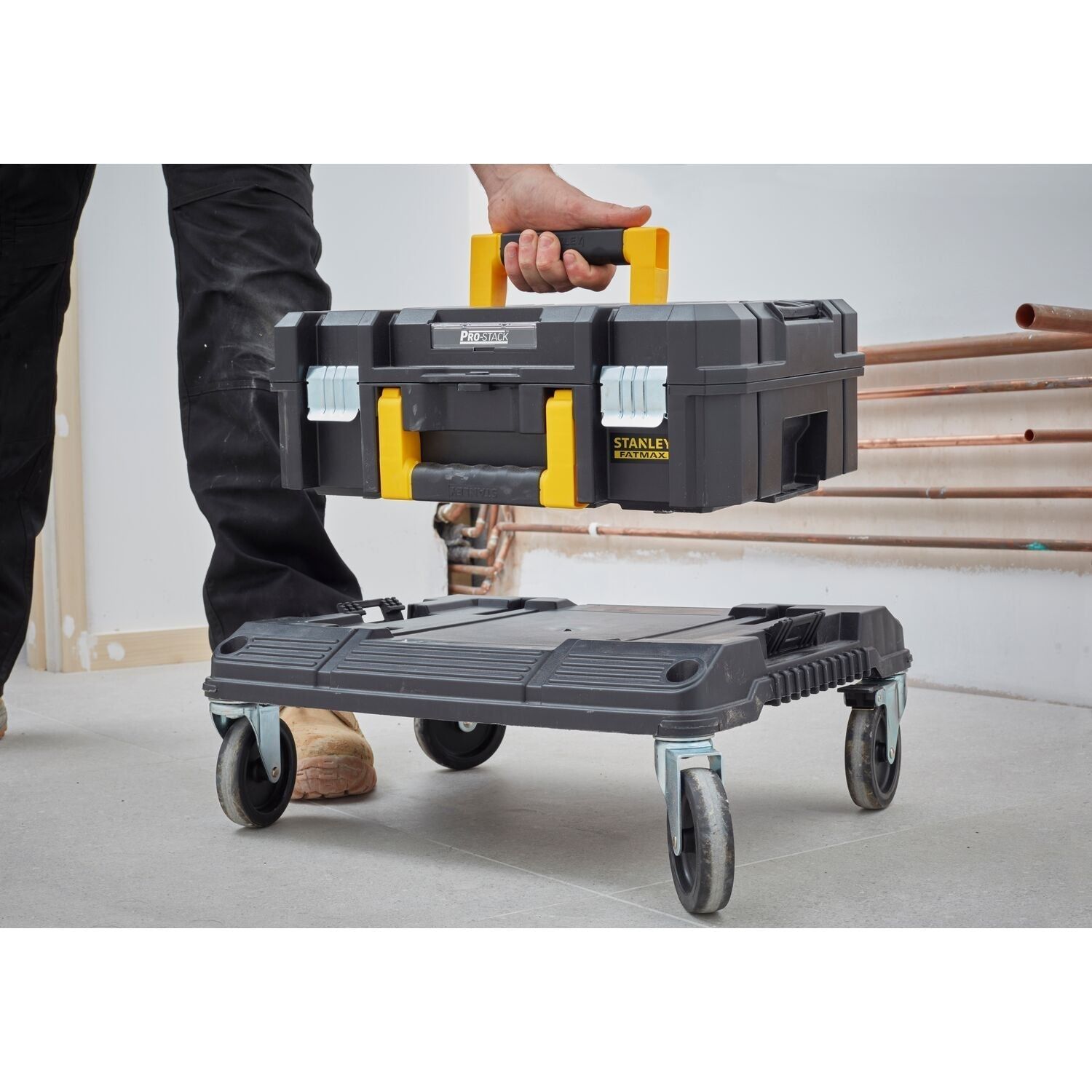 https://api.mastertools.nl/media/catalog/product/cache/4ac98b0d5e81b56bd000310ba88c60e0/s/t/stanley-fatmax-fmst1-71966-pro-stack-ii-gereedschapskoffer-fmst1-71966-3253561719660-mastertools_nl-5.jpg