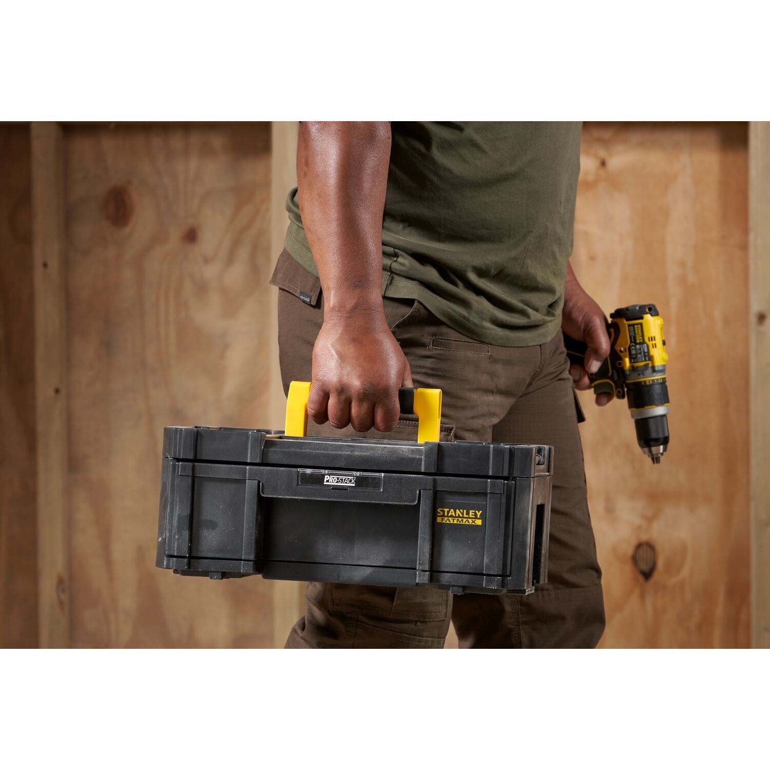 https://api.mastertools.nl/media/catalog/product/cache/4ac98b0d5e81b56bd000310ba88c60e0/s/t/stanley-fatmax-fmst1-71968-pro-stack-iii-diep-lade-gereedschapskoffer-fmst1-71968-3253561719684-mastertools_nl-7.jpg