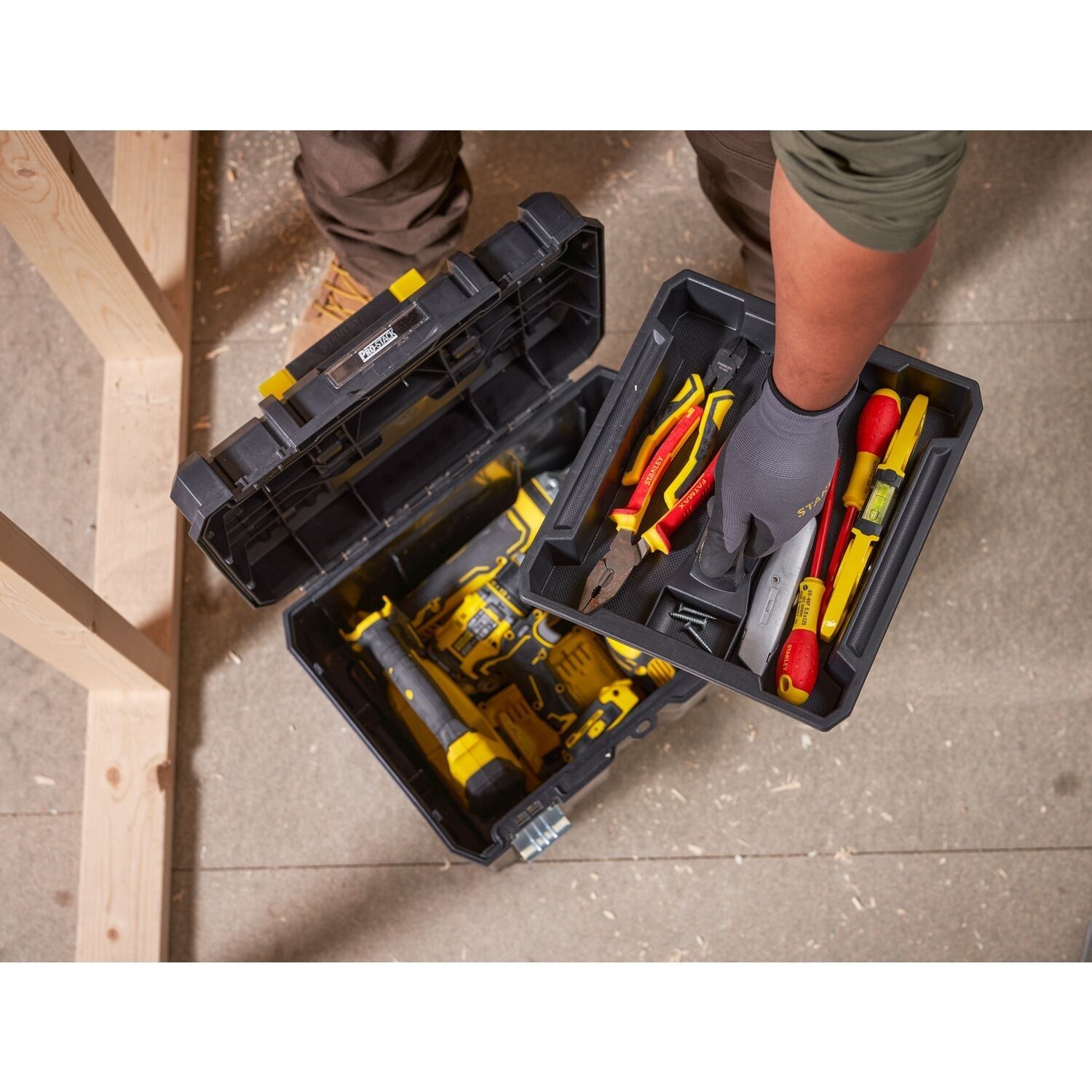 https://api.mastertools.nl/media/catalog/product/cache/4ac98b0d5e81b56bd000310ba88c60e0/s/t/stanley-fatmax-fmst1-71971-pro-stack-vi-diepe-gereedschapskoffer-fmst1-71971-3253561719714-mastertools_nl-4.jpg