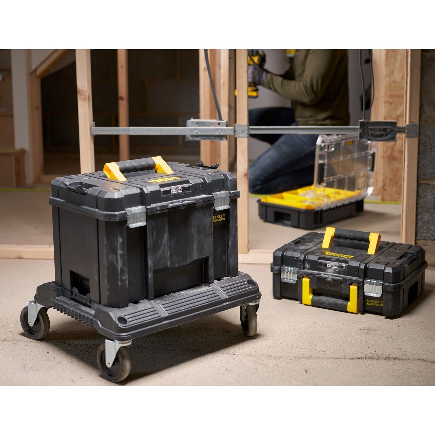 https://api.mastertools.nl/media/catalog/product/cache/4ac98b0d5e81b56bd000310ba88c60e0/s/t/stanley-fatmax-fmst1-71972-pro-stack-wagen-fmst1-71972-13253561719728-mastertools_nl-4.jpg