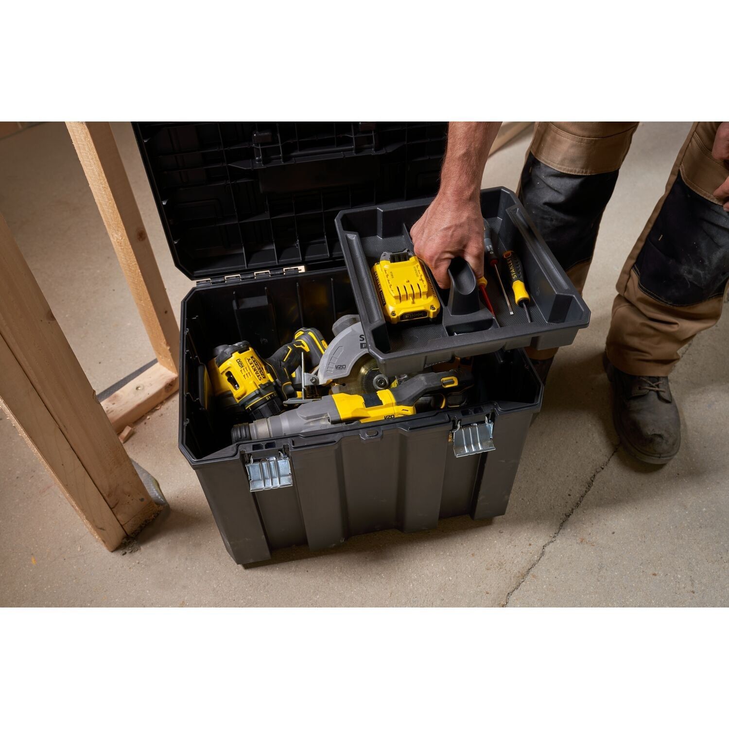 https://api.mastertools.nl/media/catalog/product/cache/4ac98b0d5e81b56bd000310ba88c60e0/s/t/stanley-fatmax-fmst1-75753-pro-stack-gereedschapswagen-fmst1-75753-3253561757532-mastertools_nl-5.jpg