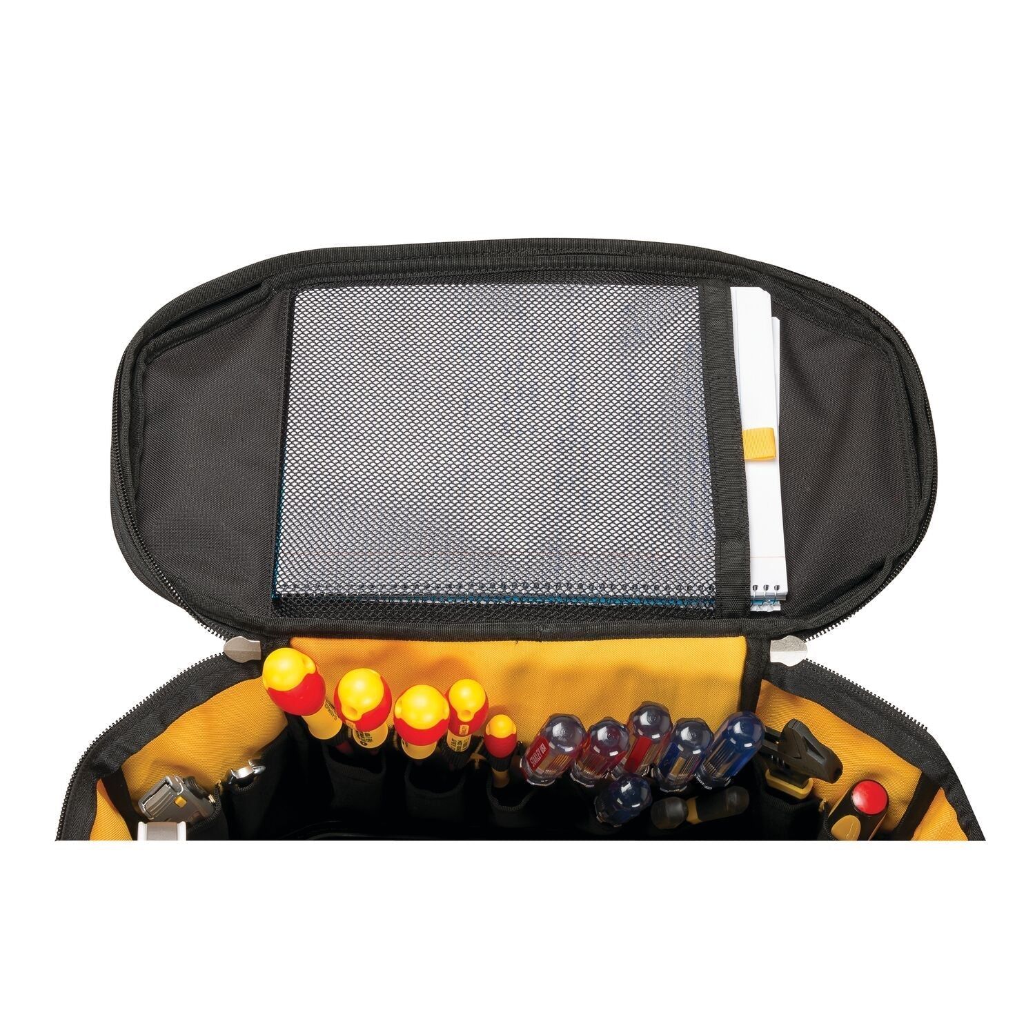 https://api.mastertools.nl/media/catalog/product/cache/4ac98b0d5e81b56bd000310ba88c60e0/s/t/stanley-fatmax-fsmst1-70749-stevige-ronde-gereedschapstas-18-3253561707490-mastertools_nl-3.jpg