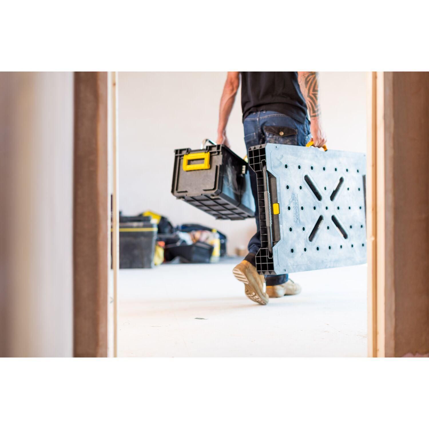 https://api.mastertools.nl/media/catalog/product/cache/4ac98b0d5e81b56bd000310ba88c60e0/s/t/stanley-fatmax-vouwbare-werktafel-capaciteit-450-kilo-3253561756726-mastertools_nl-3.jpg