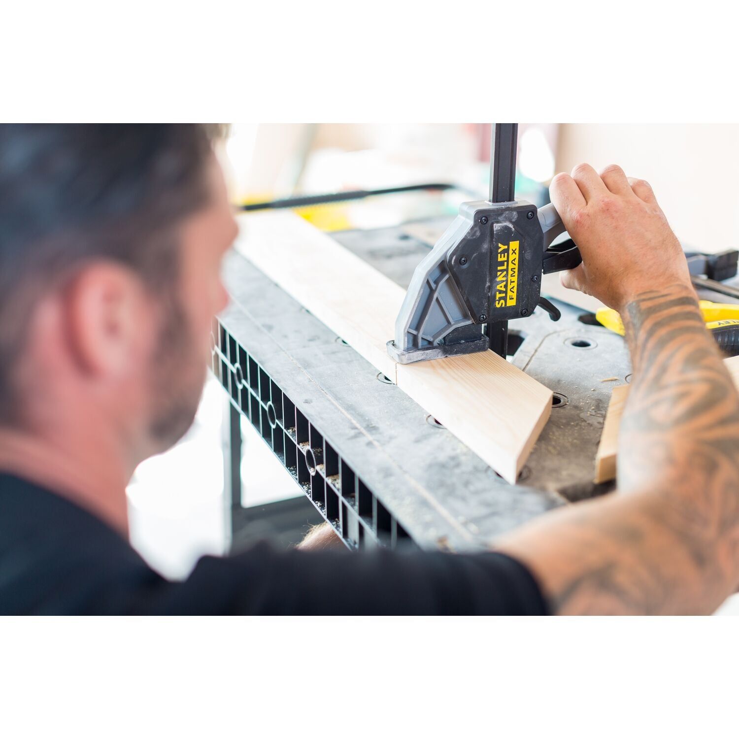https://api.mastertools.nl/media/catalog/product/cache/4ac98b0d5e81b56bd000310ba88c60e0/s/t/stanley-fatmax-vouwbare-werktafel-capaciteit-450-kilo-3253561756726-mastertools_nl-5.jpg