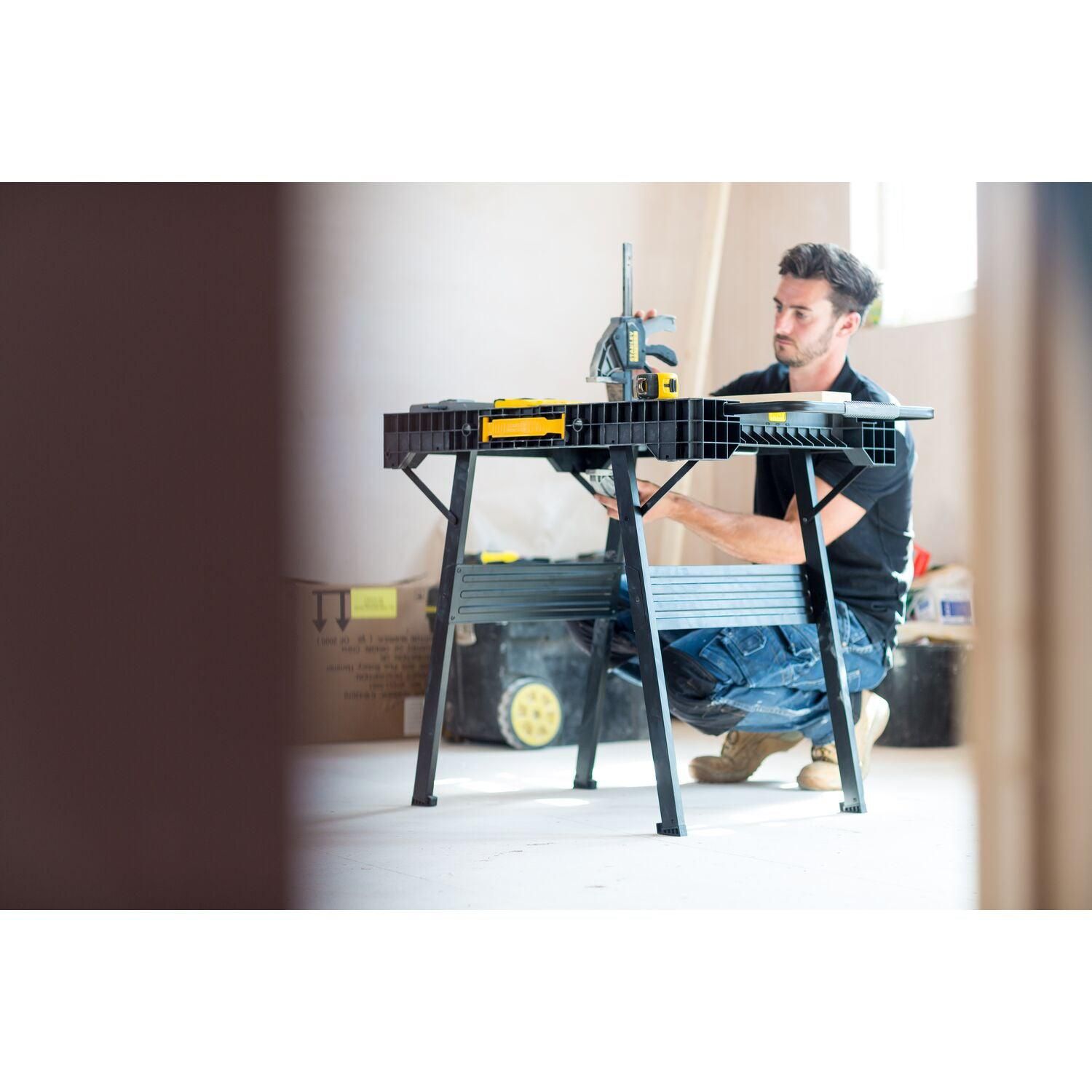 https://api.mastertools.nl/media/catalog/product/cache/4ac98b0d5e81b56bd000310ba88c60e0/s/t/stanley-fatmax-vouwbare-werktafel-capaciteit-450-kilo-3253561756726-mastertools_nl-7.jpg