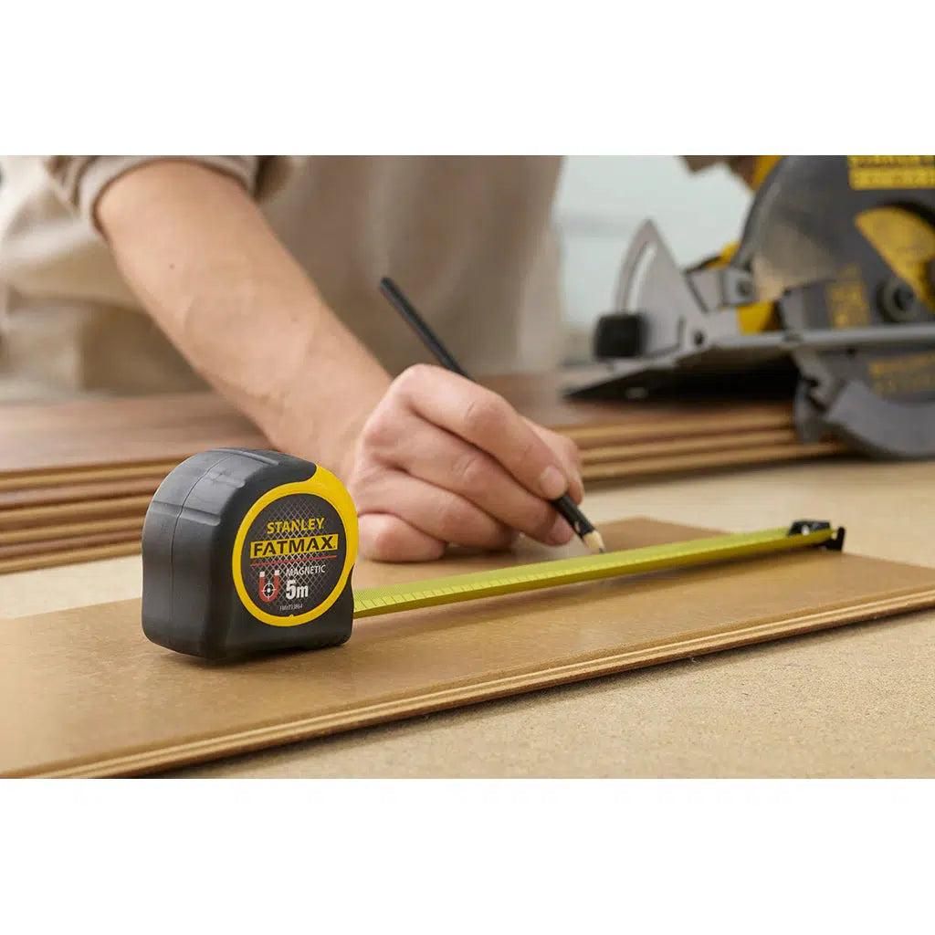 https://api.mastertools.nl/media/catalog/product/cache/4ac98b0d5e81b56bd000310ba88c60e0/s/t/stanley-fmht0-33864-rolbandmaat-fatmax-ba-magnetisch-5m-32mm-3253560338640-mastertools_nl-2.jpg