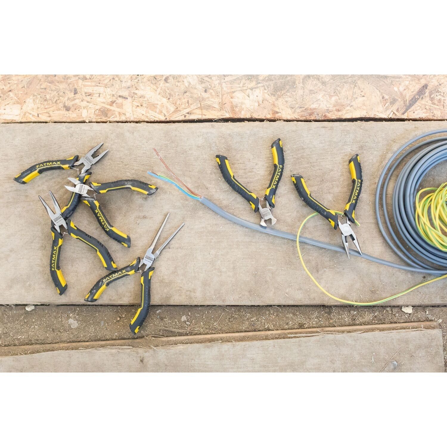 https://api.mastertools.nl/media/catalog/product/cache/4ac98b0d5e81b56bd000310ba88c60e0/s/t/stanley-fmht0-80541-fatmax-mini-tangenset-6-delig-3253560805418-mastertools_nl-2.jpg