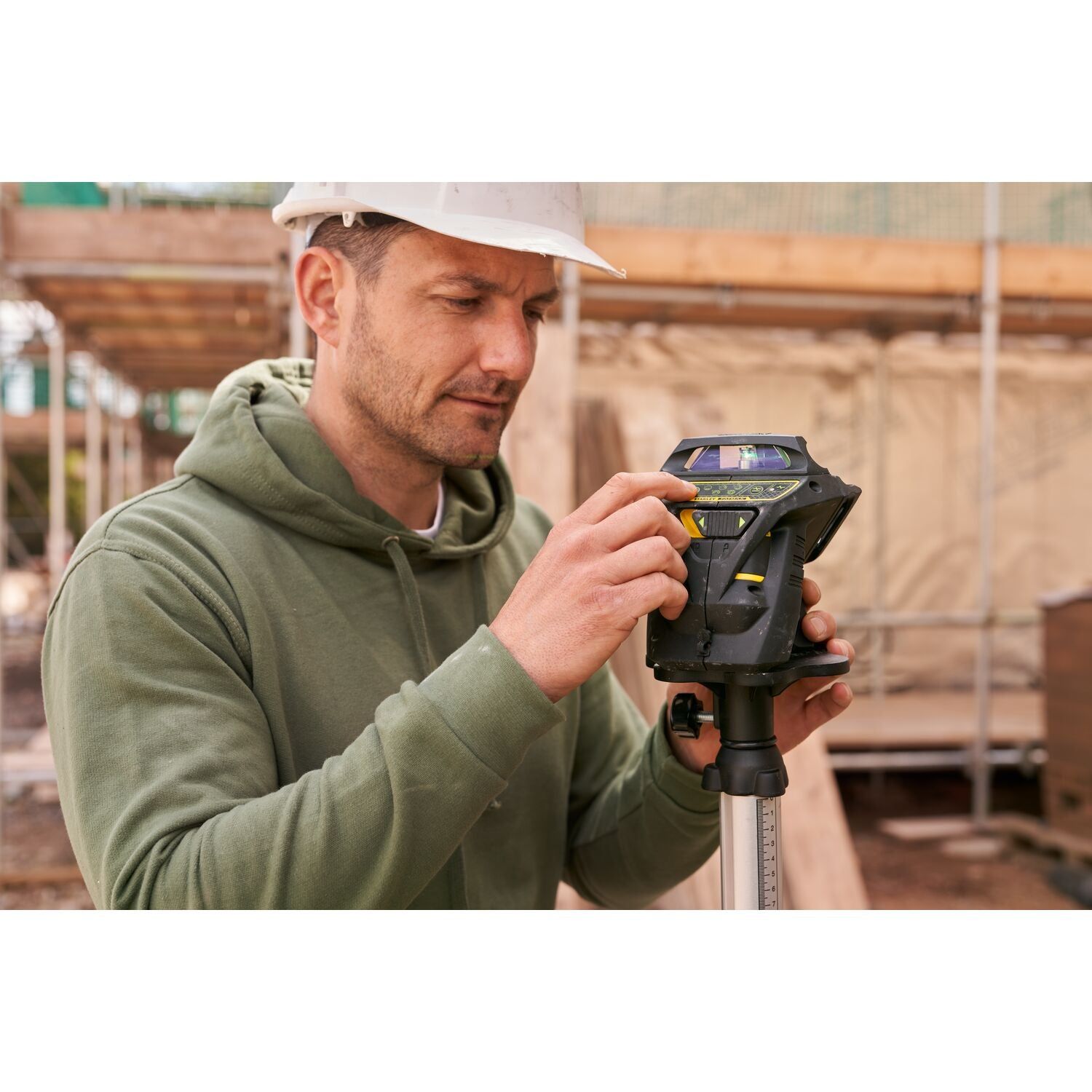 https://api.mastertools.nl/media/catalog/product/cache/4ac98b0d5e81b56bd000310ba88c60e0/s/t/stanley-fmht1-77356-fatmax-x3g-laserwaterpas-3x360deg-groene-straal-in-pro-3253561773563-mastertools_nl-21.jpg