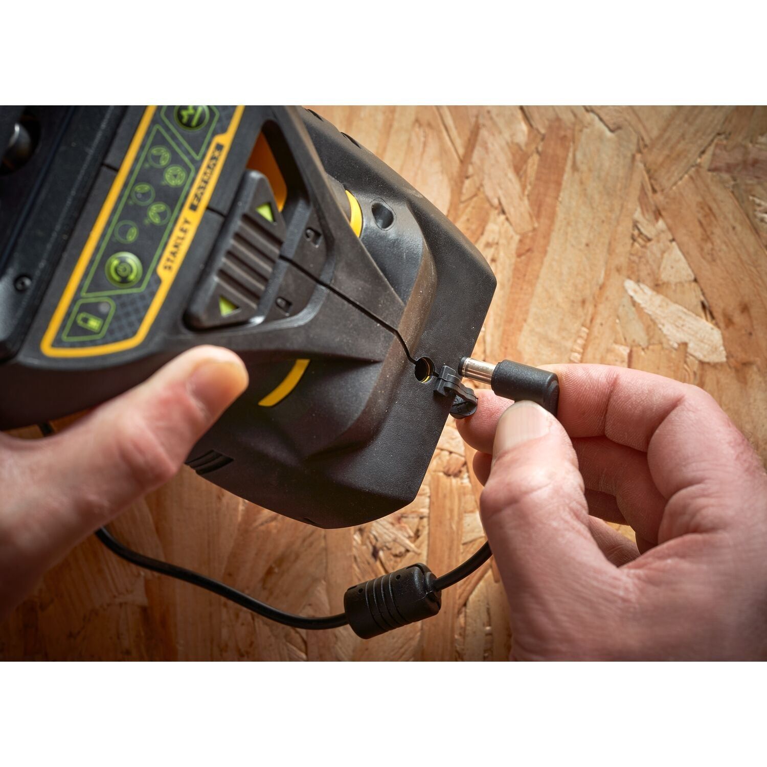 https://api.mastertools.nl/media/catalog/product/cache/4ac98b0d5e81b56bd000310ba88c60e0/s/t/stanley-fmht1-77356-fatmax-x3g-laserwaterpas-3x360deg-groene-straal-in-pro-3253561773563-mastertools_nl-28.jpg