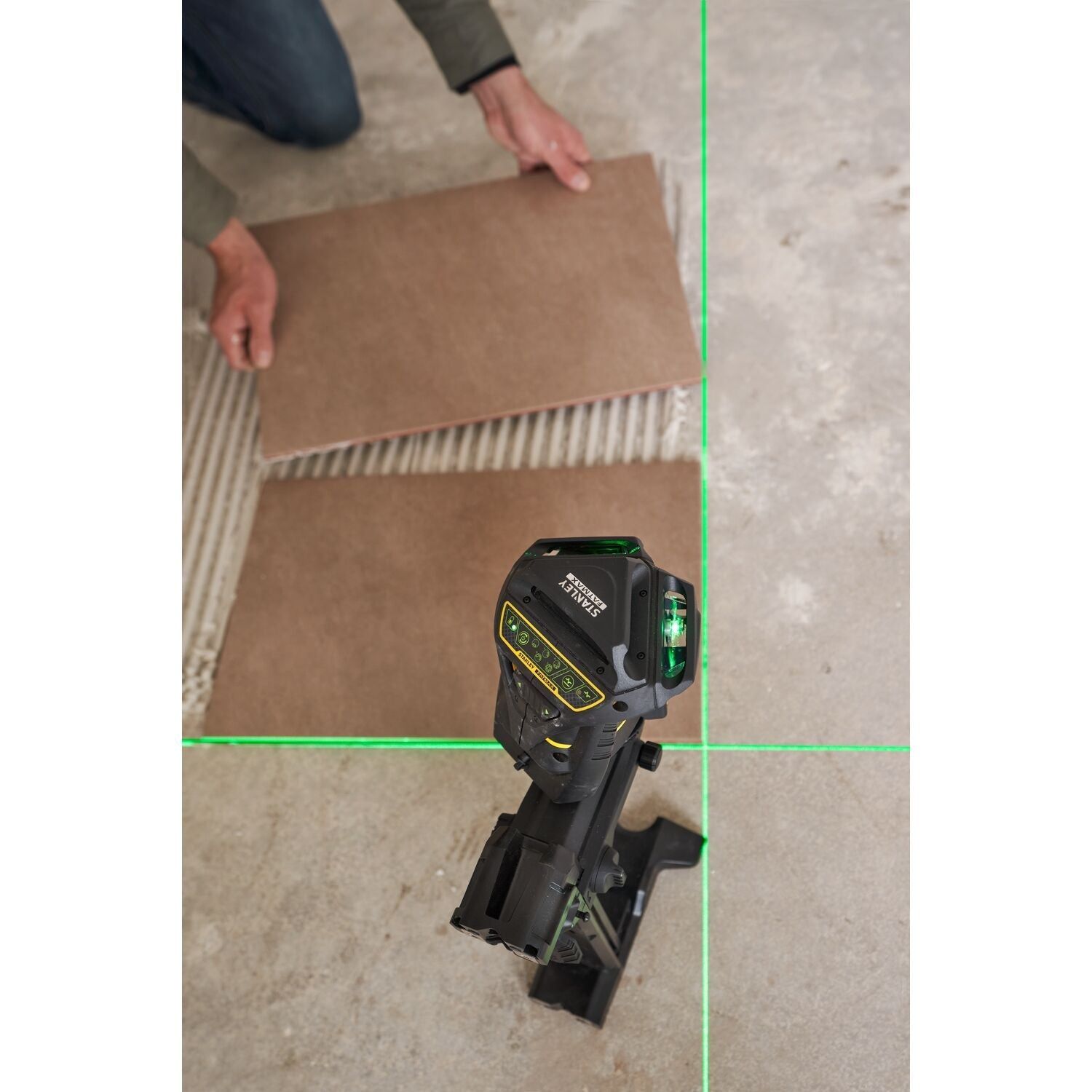 https://api.mastertools.nl/media/catalog/product/cache/4ac98b0d5e81b56bd000310ba88c60e0/s/t/stanley-fmht1-77356-fatmax-x3g-laserwaterpas-3x360deg-groene-straal-in-pro-3253561773563-mastertools_nl-9.jpg