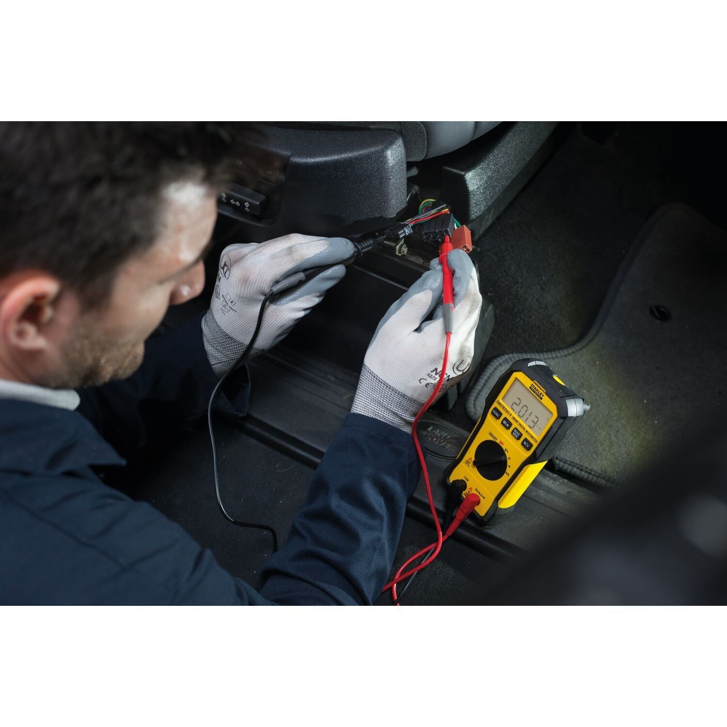 https://api.mastertools.nl/media/catalog/product/cache/4ac98b0d5e81b56bd000310ba88c60e0/s/t/stanley-fmht82563-0-fatmax-digitale-multimeter-smart-3253560825638-mastertools_nl-5.jpg