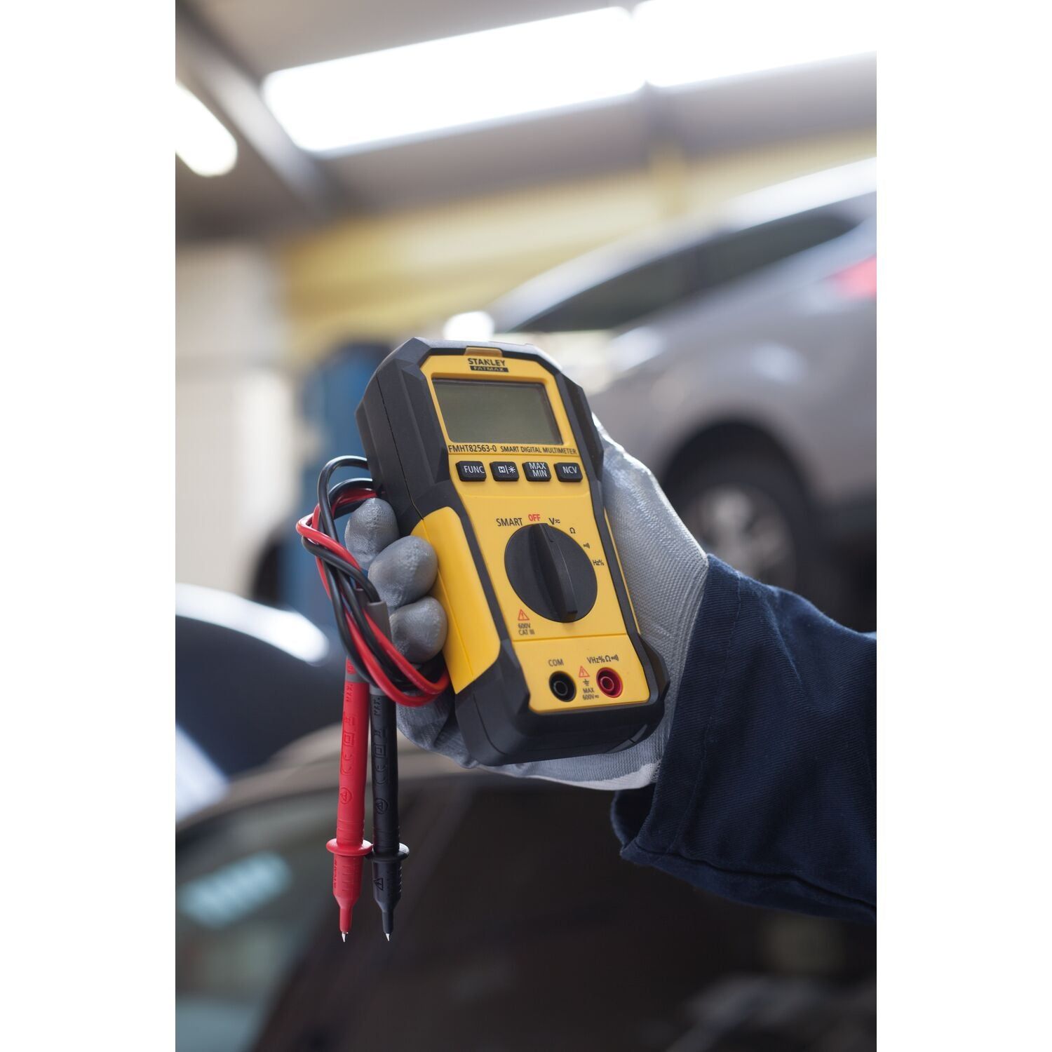 https://api.mastertools.nl/media/catalog/product/cache/4ac98b0d5e81b56bd000310ba88c60e0/s/t/stanley-fmht82563-0-fatmax-digitale-multimeter-smart-3253560825638-mastertools_nl-7.jpg