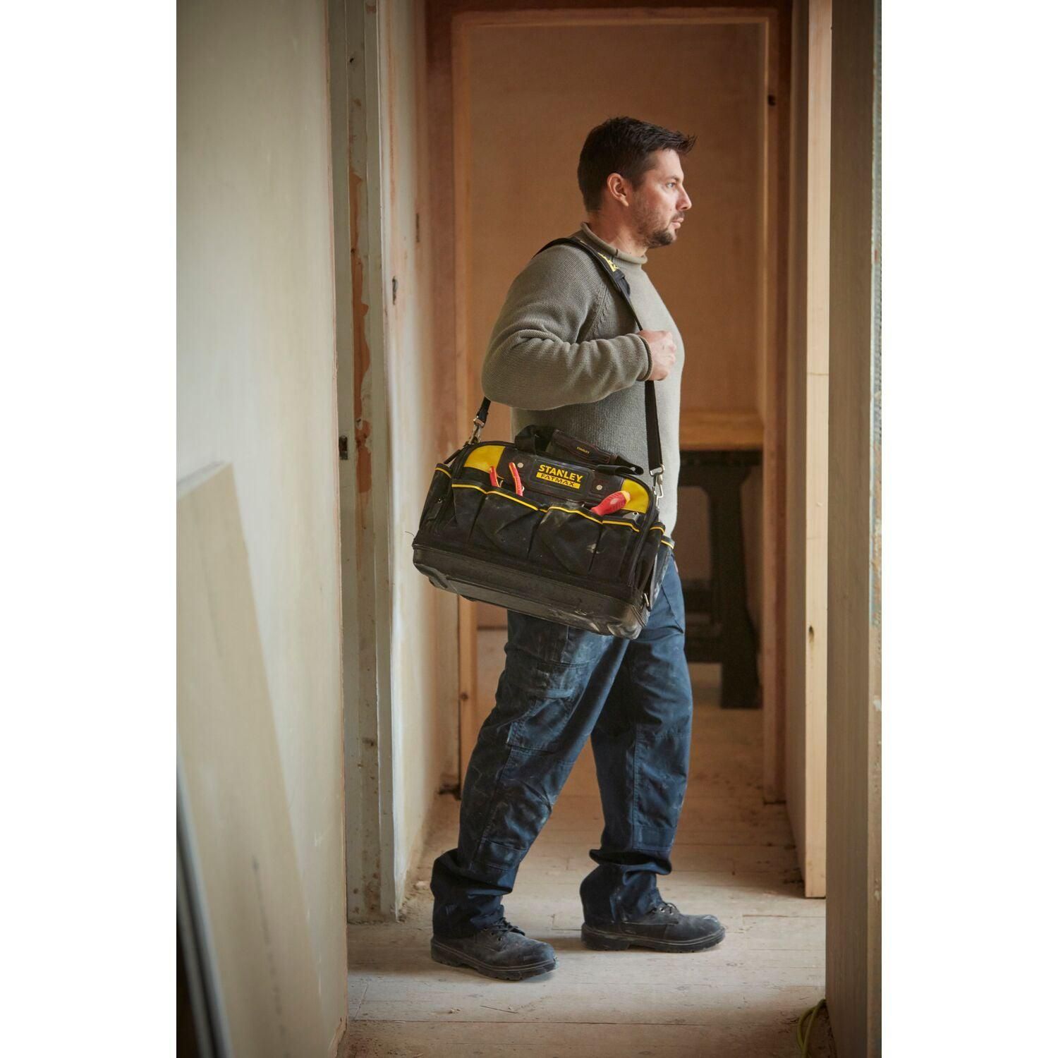 https://api.mastertools.nl/media/catalog/product/cache/4ac98b0d5e81b56bd000310ba88c60e0/s/t/stanley-fmst1-73607-fatmax-dubbelzijdige-gereedschapstas-3253561736070-mastertools_nl-6.jpg