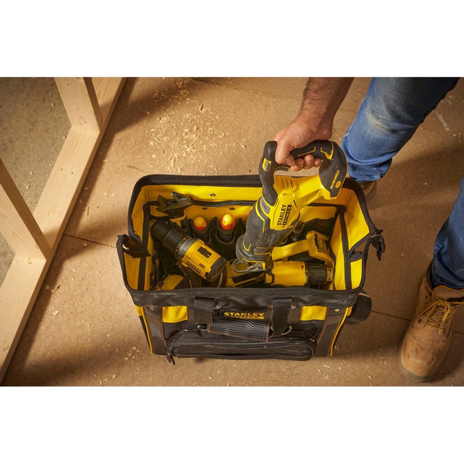 https://api.mastertools.nl/media/catalog/product/cache/4ac98b0d5e81b56bd000310ba88c60e0/s/t/stanley-fmst1-80148-fatmax-gereedschapstas-met-wielen-3253561801488-mastertools_nl-7.jpg