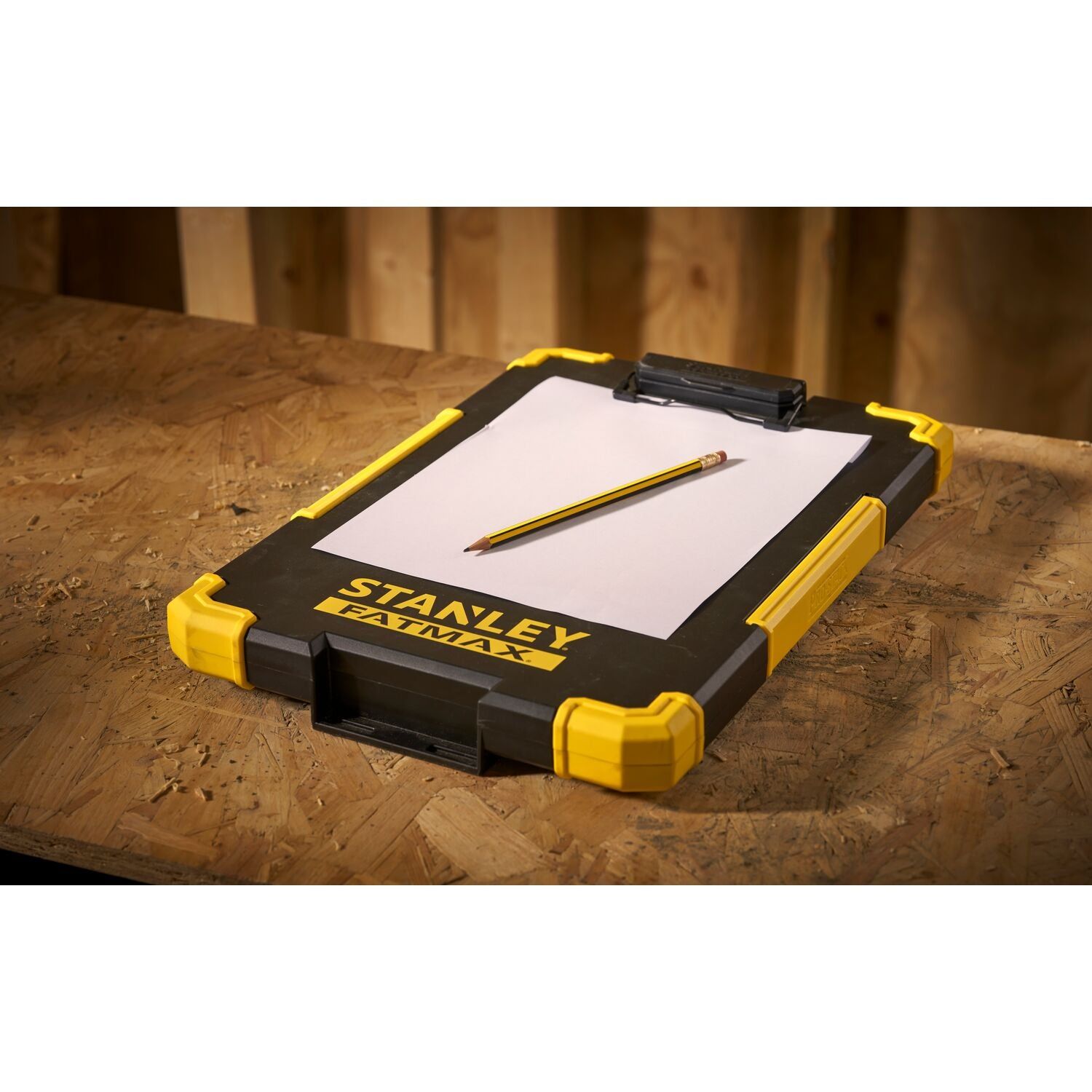 https://api.mastertools.nl/media/catalog/product/cache/4ac98b0d5e81b56bd000310ba88c60e0/s/t/stanley-fmst82721-1-fatmax-klembord-met-led-lamp-3253561827211-mastertools_nl-8.jpg