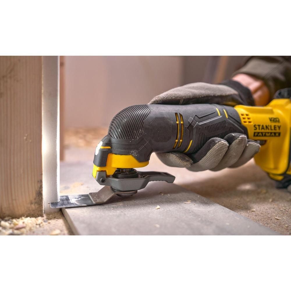 https://api.mastertools.nl/media/catalog/product/cache/4ac98b0d5e81b56bd000310ba88c60e0/s/t/stanley-sfmce500b-fatmax-accu-multitool-18v-basic-body-5035048724217-mastertools_nl-3.jpg