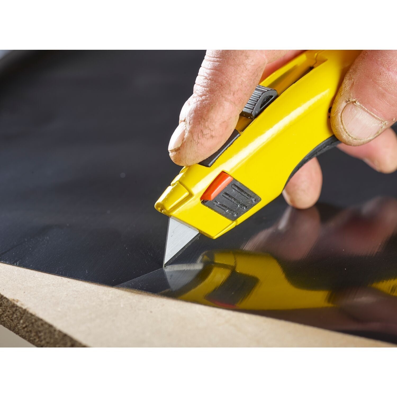 https://api.mastertools.nl/media/catalog/product/cache/4ac98b0d5e81b56bd000310ba88c60e0/s/t/stanley-sta-8-11-921-reservemesjes-1992-3253568119210-mastertools_nl-3.jpg