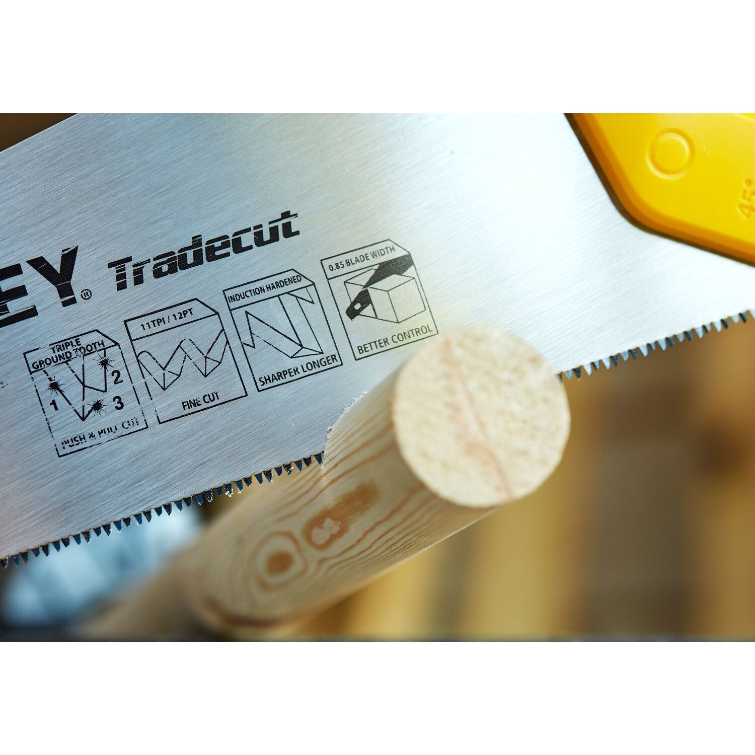 https://api.mastertools.nl/media/catalog/product/cache/4ac98b0d5e81b56bd000310ba88c60e0/s/t/stanley-stht20349-1-tradecut-houtzaag-fijn-380mm-11tinch-3253561203497-mastertools_nl-6.jpg