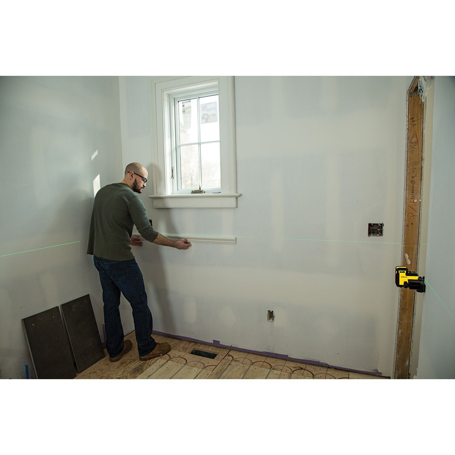 https://api.mastertools.nl/media/catalog/product/cache/4ac98b0d5e81b56bd000310ba88c60e0/s/t/stanley-stht77594-1-360deg-kruislijnlaser-sll360-groen-3253561775949-mastertools_nl-19.jpg