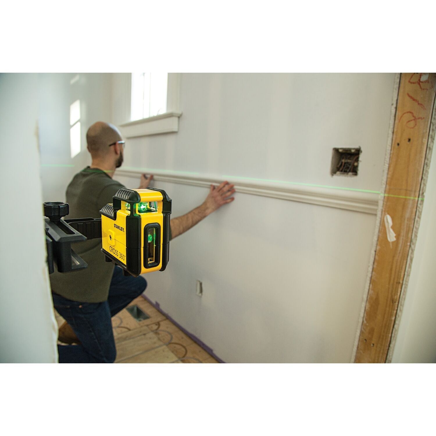 https://api.mastertools.nl/media/catalog/product/cache/4ac98b0d5e81b56bd000310ba88c60e0/s/t/stanley-stht77594-1-360deg-kruislijnlaser-sll360-groen-3253561775949-mastertools_nl-21.jpg