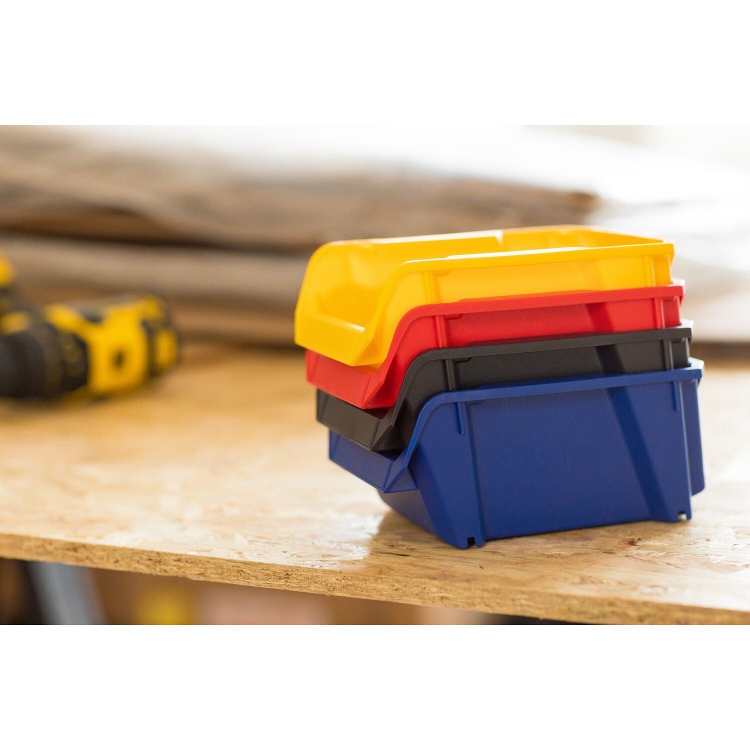 https://api.mastertools.nl/media/catalog/product/cache/4ac98b0d5e81b56bd000310ba88c60e0/s/t/stanley-stst82740-1-magazijnbakje-no_-3-blauw-3253561827402-mastertools_nl-4.jpg