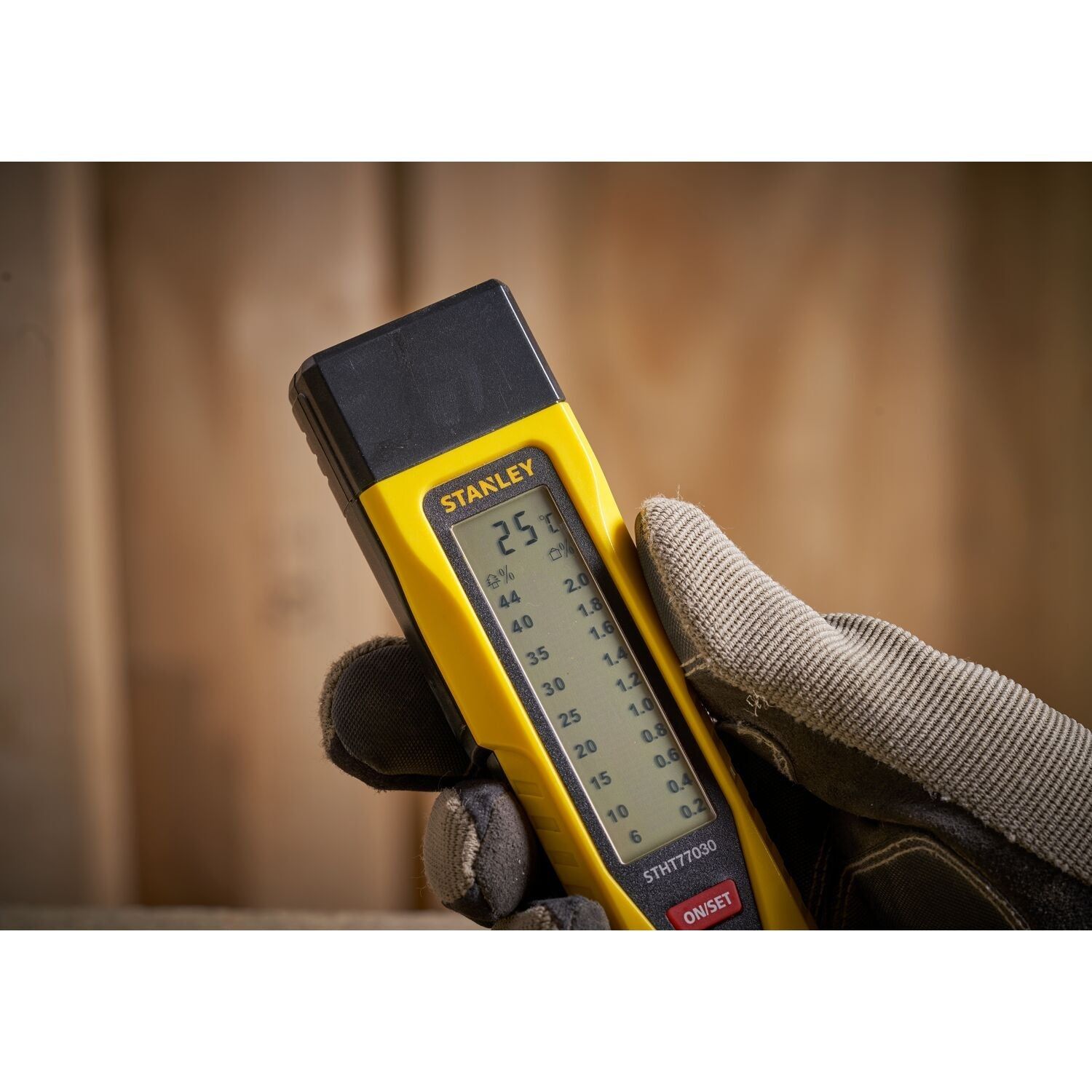 https://api.mastertools.nl/media/catalog/product/cache/4ac98b0d5e81b56bd000310ba88c60e0/s/t/stanley-vochtmeter-0-77-030-3253560770303-mastertools_nl-7.jpg
