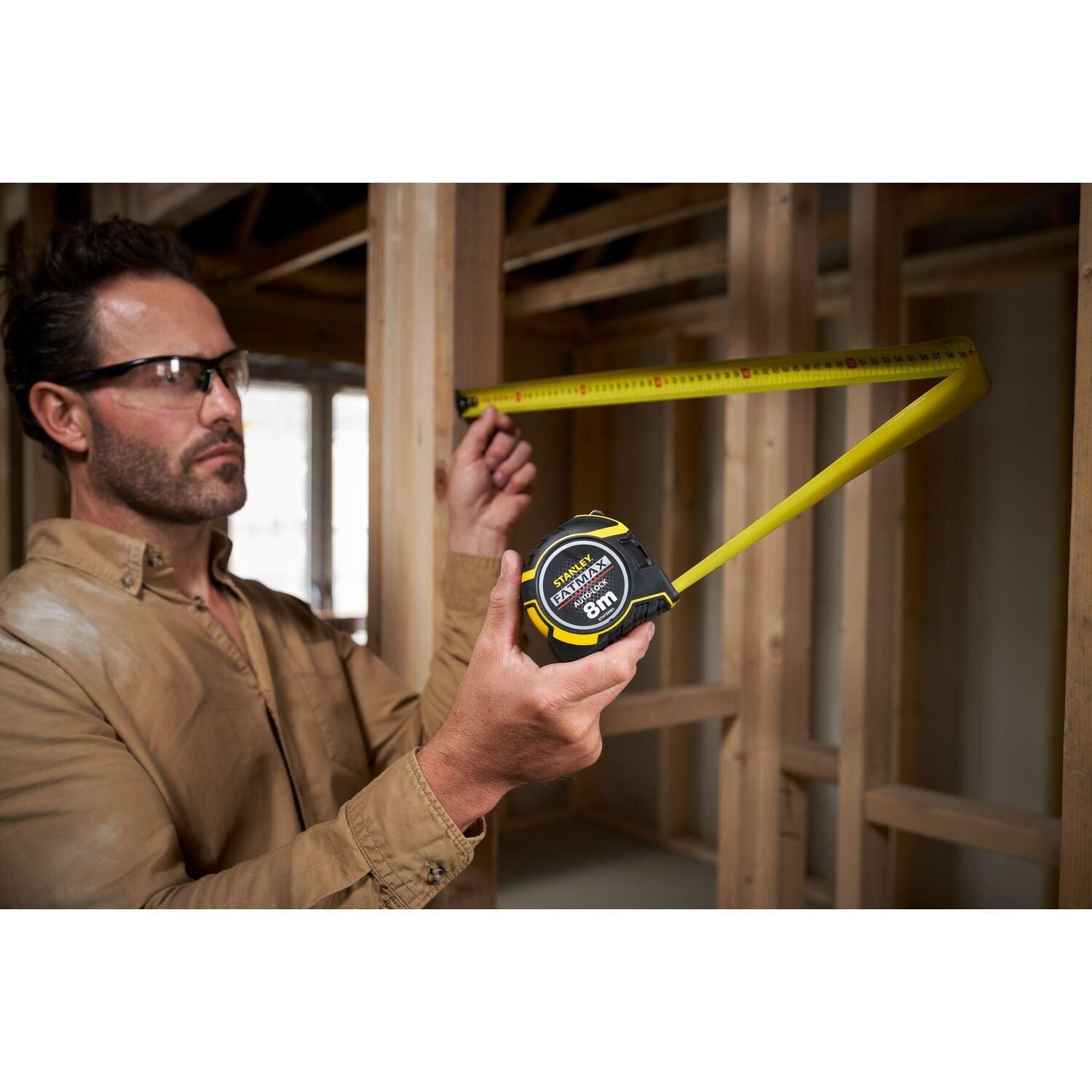 https://api.mastertools.nl/media/catalog/product/cache/4ac98b0d5e81b56bd000310ba88c60e0/s/t/stanley-xtht0-33501-fatmax-pro-autolock-rolbandmaat-8m-32m-3253560335014-mastertools_nl-5.jpg