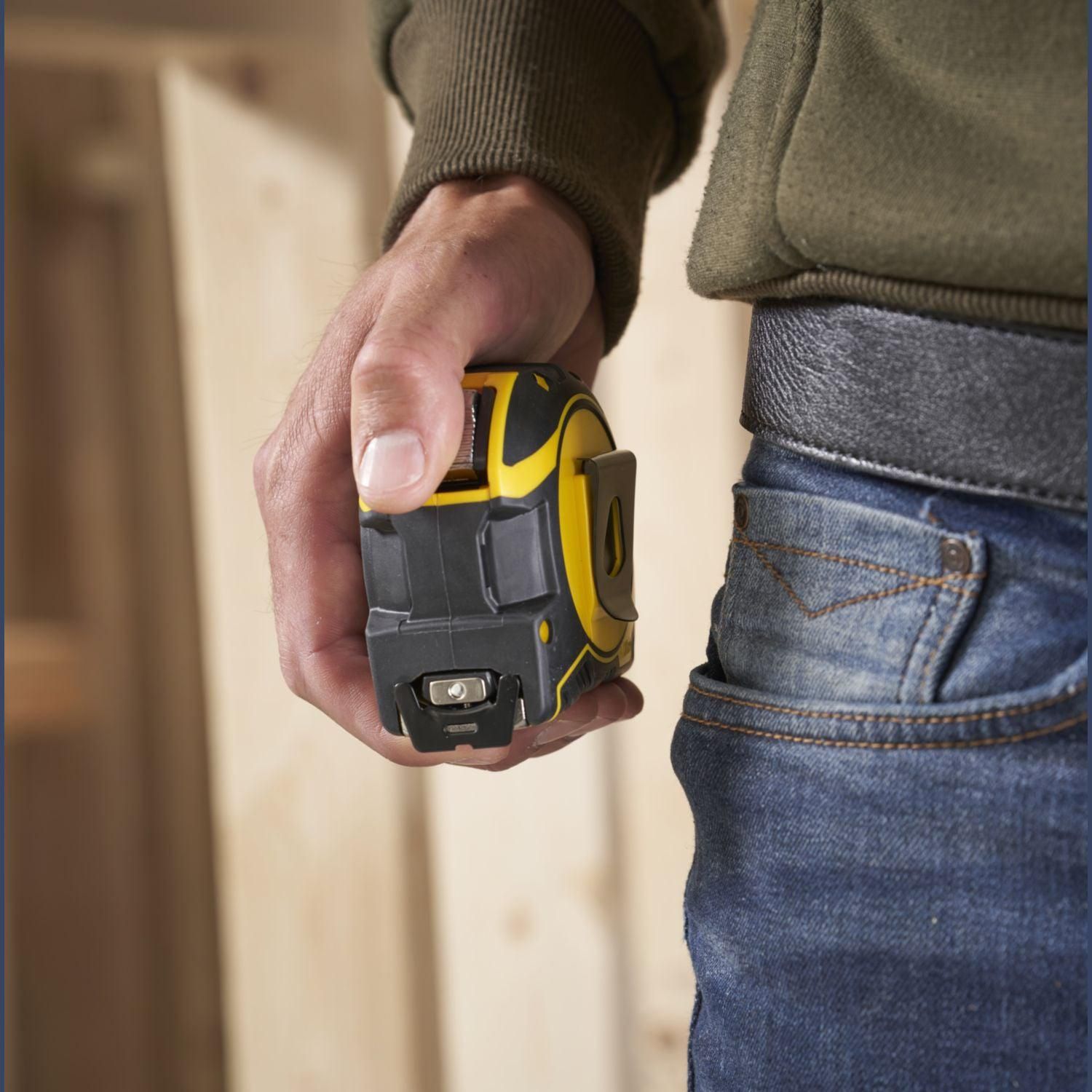 https://api.mastertools.nl/media/catalog/product/cache/4ac98b0d5e81b56bd000310ba88c60e0/s/t/stanley-xtht0-33501-fatmax-pro-autolock-rolbandmaat-8m-32m-3253560335014-mastertools_nl-7.jpg